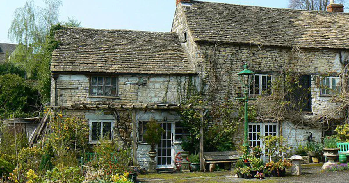 Haunted History of The Ancient Ram Inn